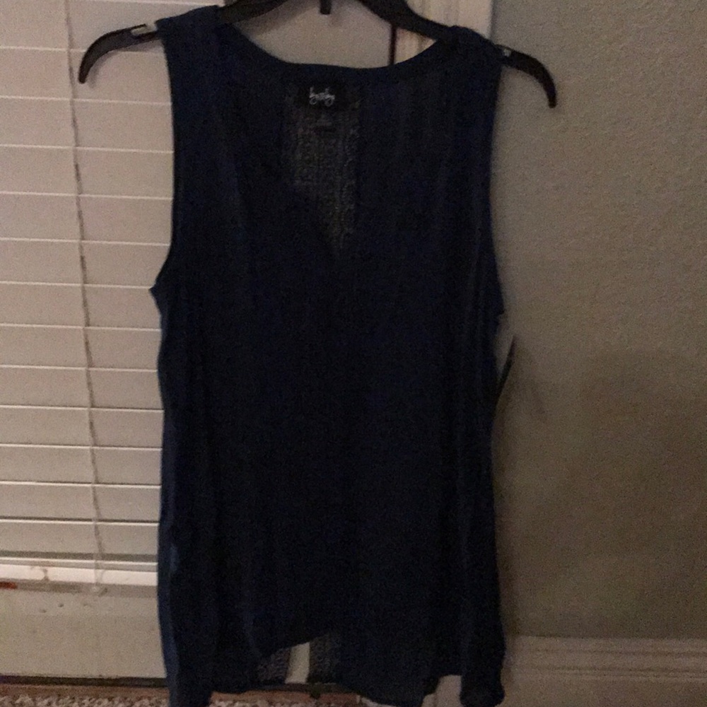 NWT tank size medium